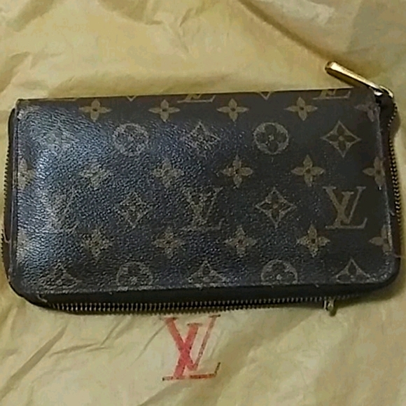 Louis Vuitton Handbags - SOLD. 💕Authentic Louis Vuitton Monogram Zippy Wallet